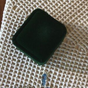 Velvet ring box dark green square 0.1"D x 0.1"W x 0.1"H new
